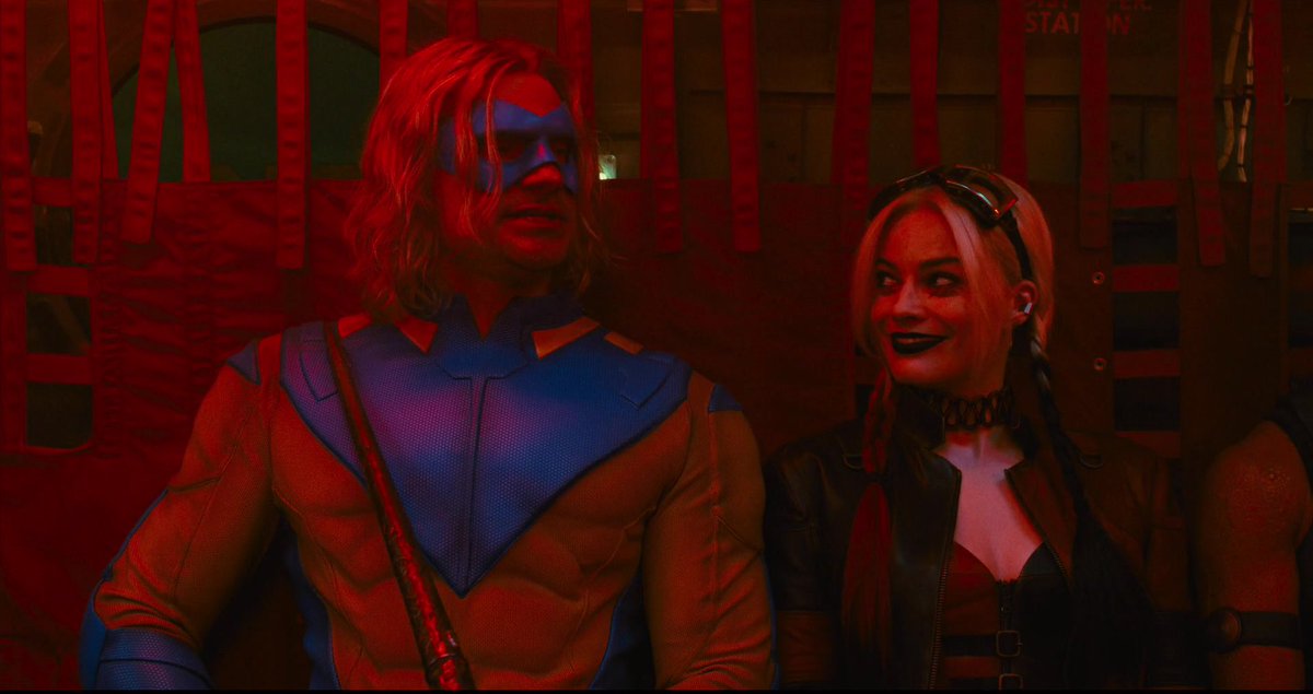 Find someone who looks at you the way Harley looks at Javelin