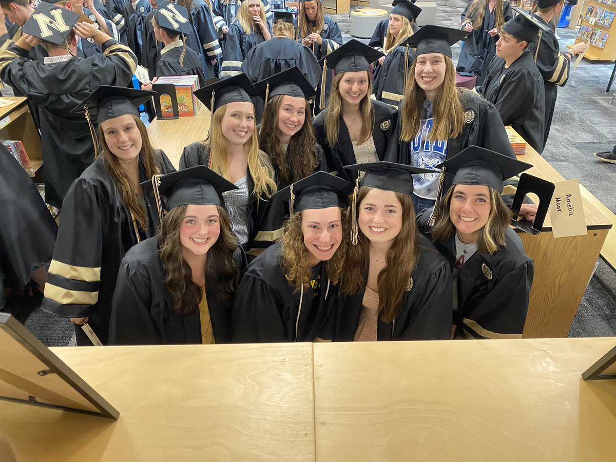 MrsCookHC's tweet photo. Celebrated the @hinklecreek members of the class of 2029 and 2022 today! They are amazing people, and I will always be cheering them on💛💙 #proudcounselor #finishingHCyear10 #tissuesplease https://t.co/A8DqYzivbf