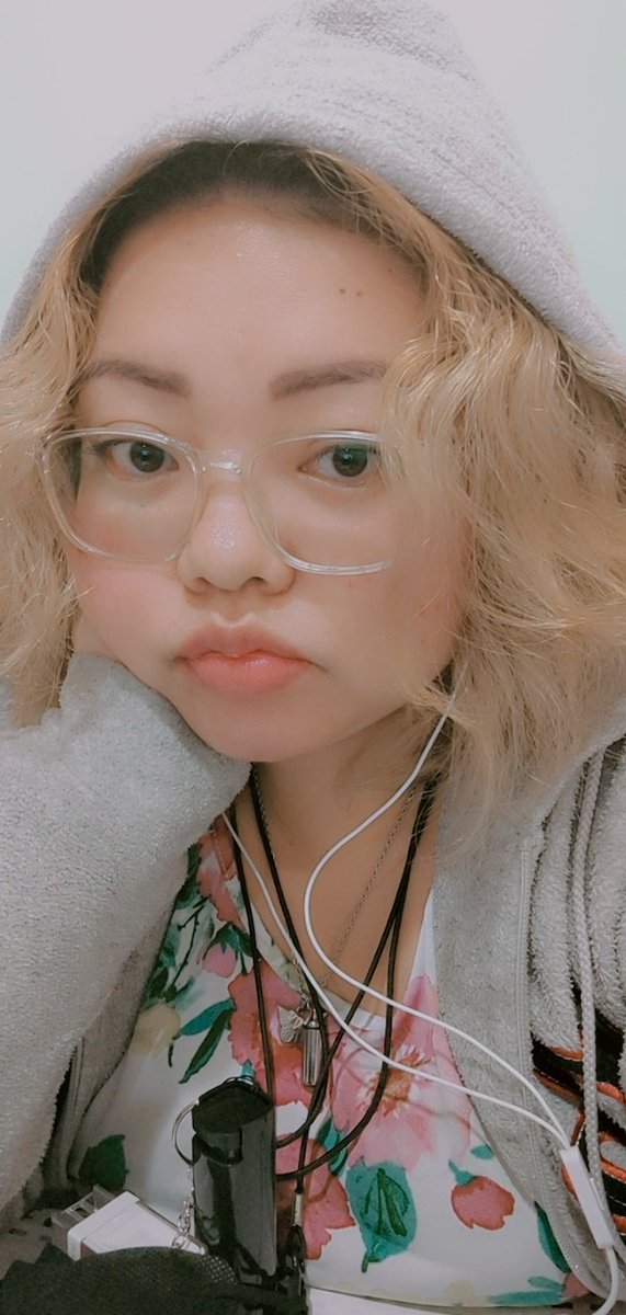 betchgoddess13's tweet photo. People see you trying to live a normal life and they automatically decide that you're faking being depressed.
#shamelesslyunhinged
#modospira https://t.co/DOsCgk2Xuv