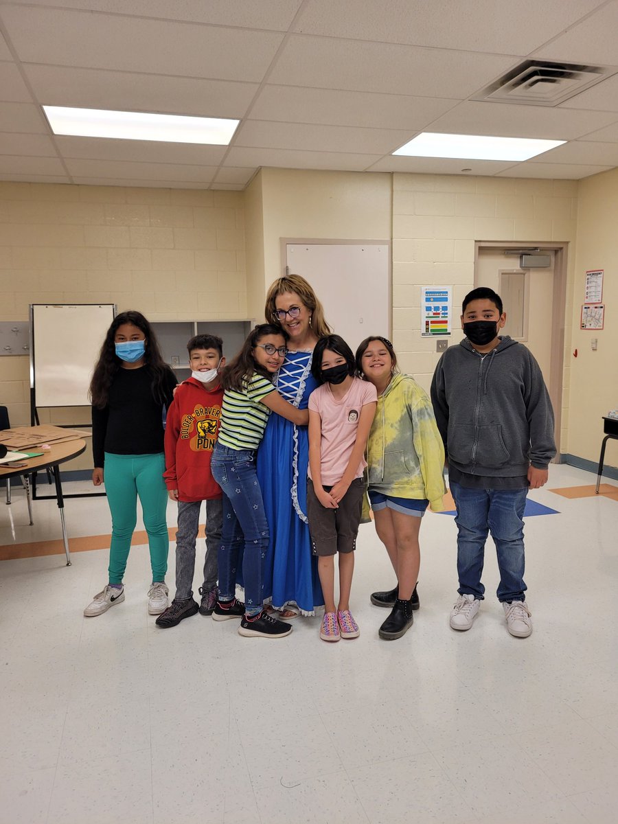 JDuran_SISD's tweet photo. My 5th graders asked for it and they got it! "Let it Go" as Elsa! What a fun way to finish the year. You met your goals kiddos. I am so proud of you. May you always remember your super powers. #changingtheworldonephonemeatatime @MTapia_CI @damianamtz1 @DBennett_CI @LMares_CI https://t.co/SlUL723Bxu