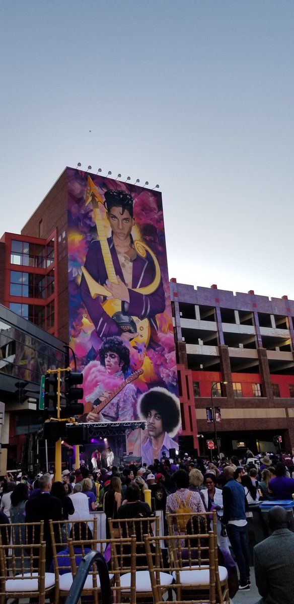 It was great to witness the official unveiling of the Prince mural in downtown Minneapolis. Hiero Viega such a talented artist!