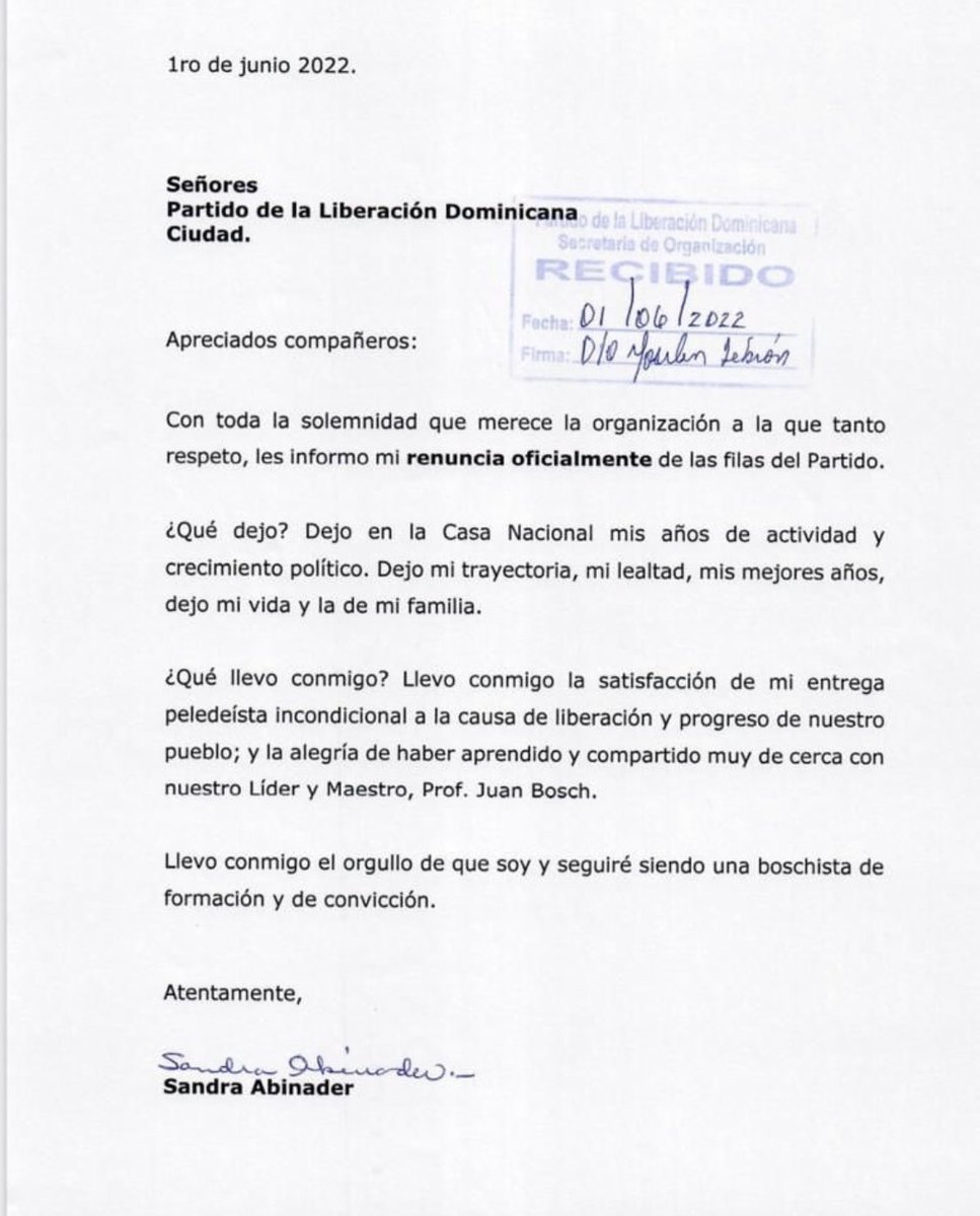La renuncia de Sandra Abinader del #PLD me parece una carta que dice entre líneas el divorcio entre ella y sus 2 principales dirigentes. La carta la dirigió al partido  y se reafirmó  Bochista. Parece que la tragedia que llegó a su familia selló su salida. #DaniloMedina