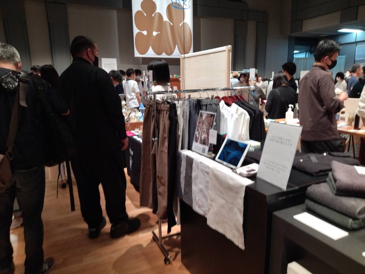 osocu_official's tweet photo. ててて商談会は本日最終日です。
多くの方々にお越しいただき、OSOCUの商品に興味を持って頂き嬉しい限りです。
お時間あるお方、本日17時までですので是非お越しください。
ててて商談会：https://t.co/OrvHsy04SJ https://t.co/7c0b06f0pA