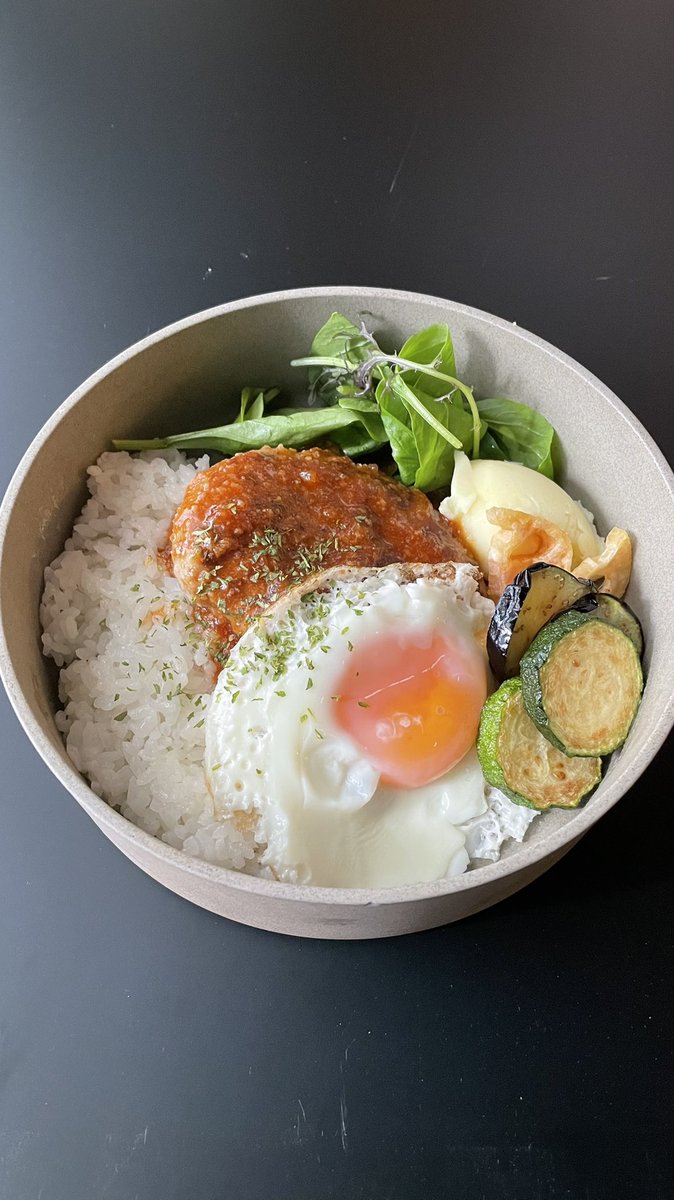 k_spatula's tweet photo. #食べ物あるある
「ロコモコ6個！」って言うの気持ちいい https://t.co/SPi3EVVBVA