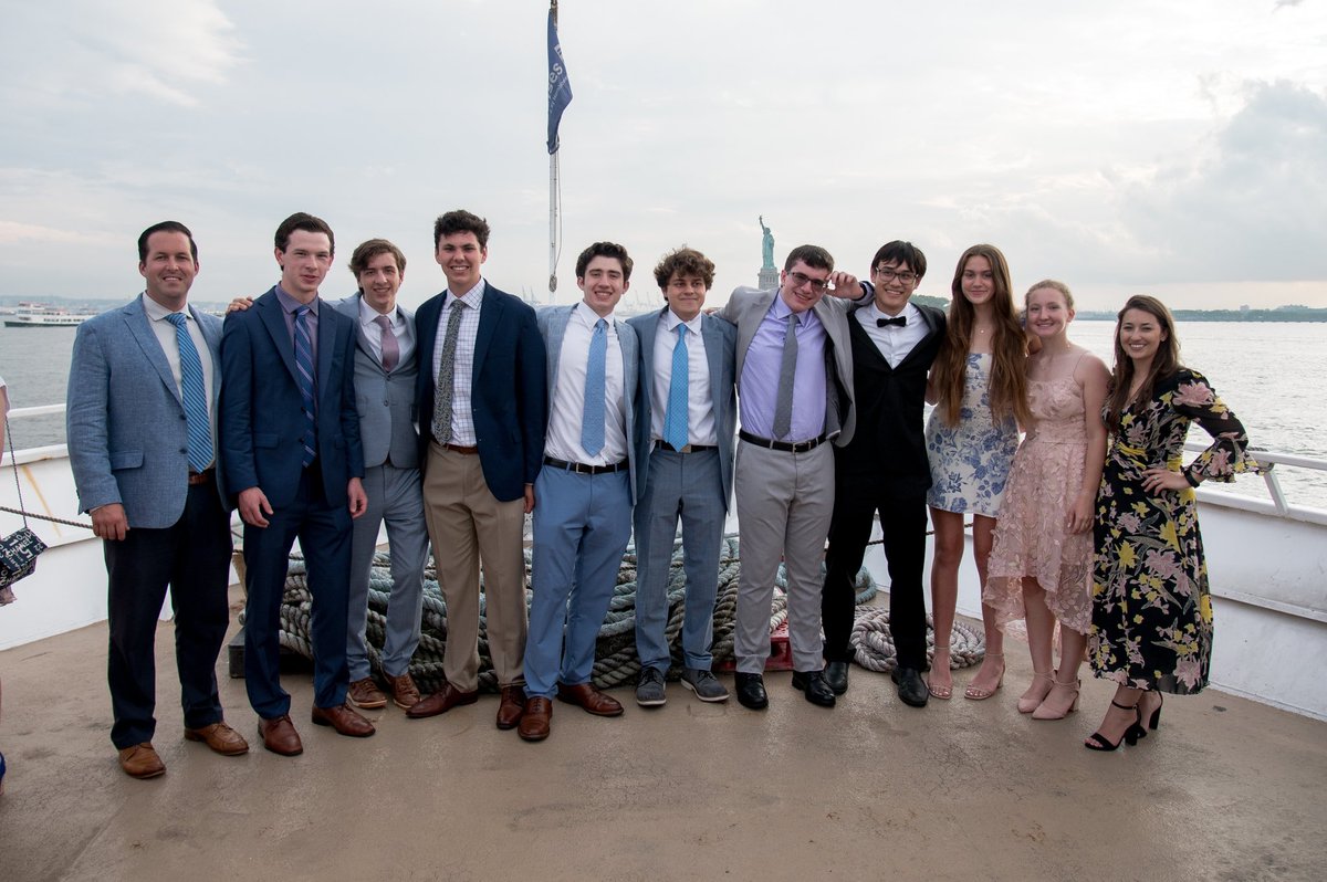 KellenbergCrew's tweet photo. Sending off our seniors in style! We will miss you! 💙💛 #firebirds #classof2022 https://t.co/46RIWdJVFC