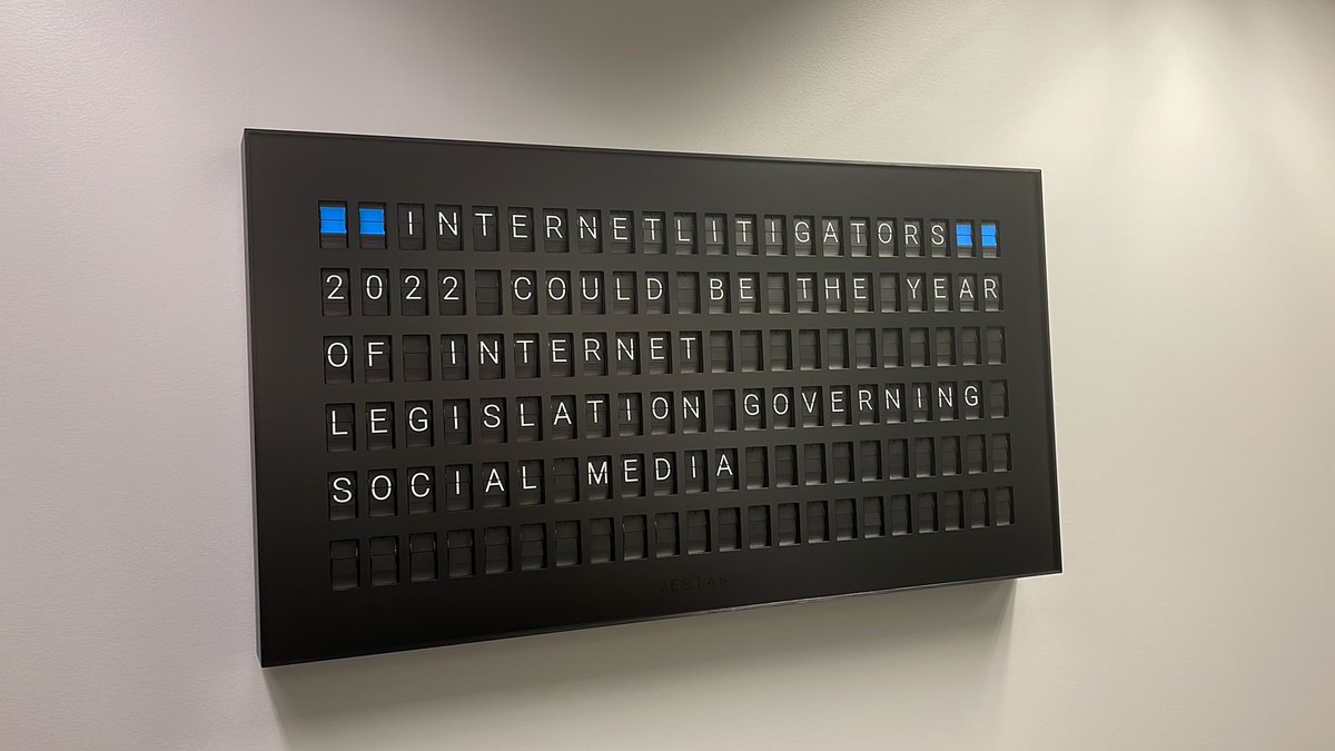 JACOatIL's tweet photo. Year of the Internet… https://t.co/UWVzhQDmyV