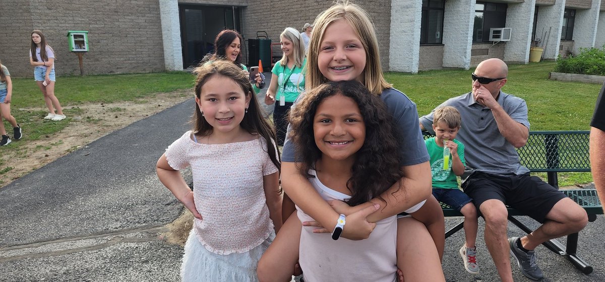 The <a href="/MiltonTerrace/">Milton Terrace Elem</a> family BBQ was amazing! Thanks to the <a href="/MTE_PTA/">MTE PTA</a> for this success. Our 4th graders had tons of fun tonight. #bscsd