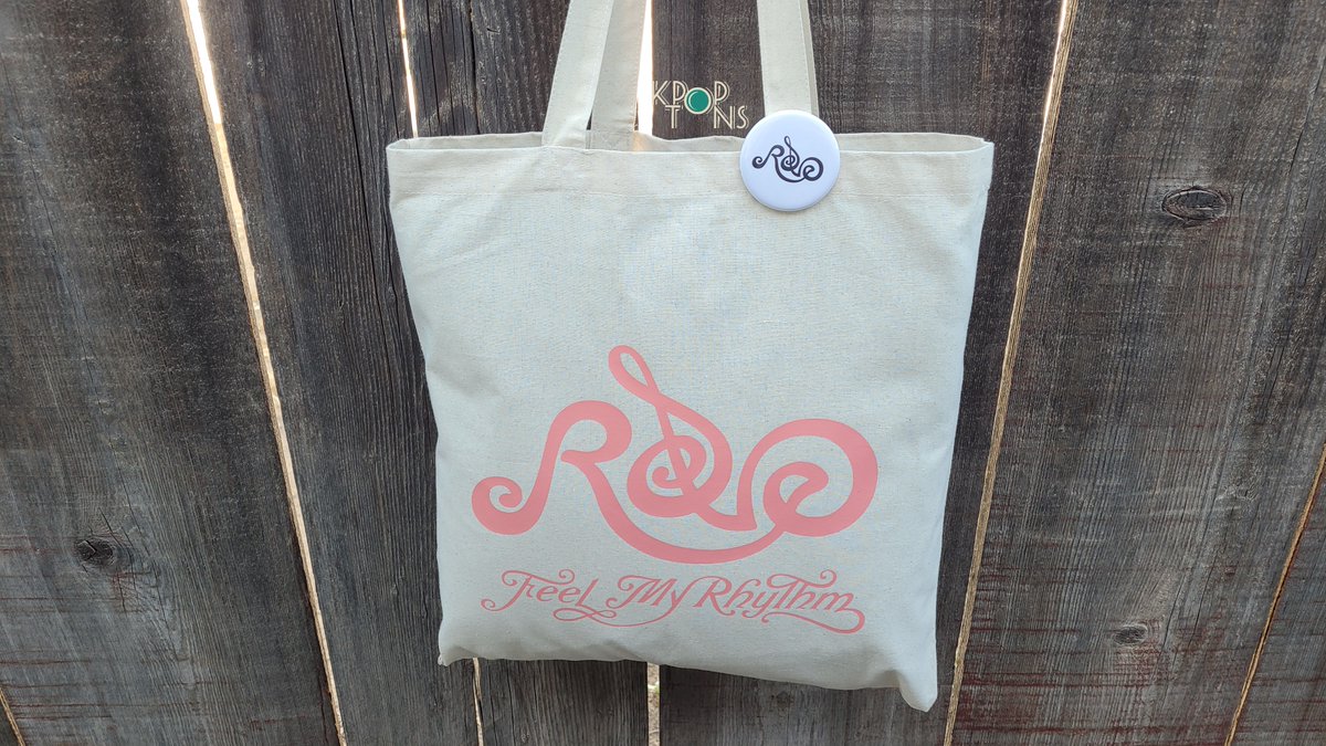 KPOPTONS's tweet photo. Our bestseller for the month of May: #RedVelvet #FeelMyRhythm Canvas Tote Bag 😍
 
Available here: https://t.co/VNsqyKuKVU (*Shop link in our bio)

#Irene #Seulgi #Wendy #Joy #Yeri #ReVeluv #TheReVeFestival2022 #KPOP #KPOPMerch #KPOPBag #KPOPTONS https://t.co/JjEe7B8bNv