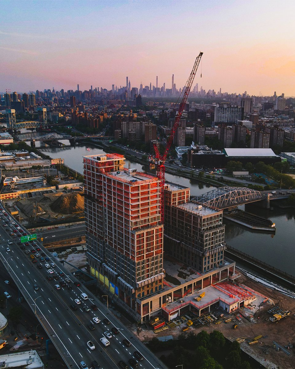 Inthebronxx's tweet photo. @uhhmuseum In Da Works 🏗

#InTheBronx #fromthebronx #bronxphotography #bronxphotos #everydaybronx #intheboogiedown #bronxnarratives #bronxnative #thebronx #complex #enelbronx #elbronx #thebronxusa #bronxisbeautiful #thebronxisbeautiful #bronxkeepscreatingit #discoverthebronx https://t.co/8efs7rGSjK