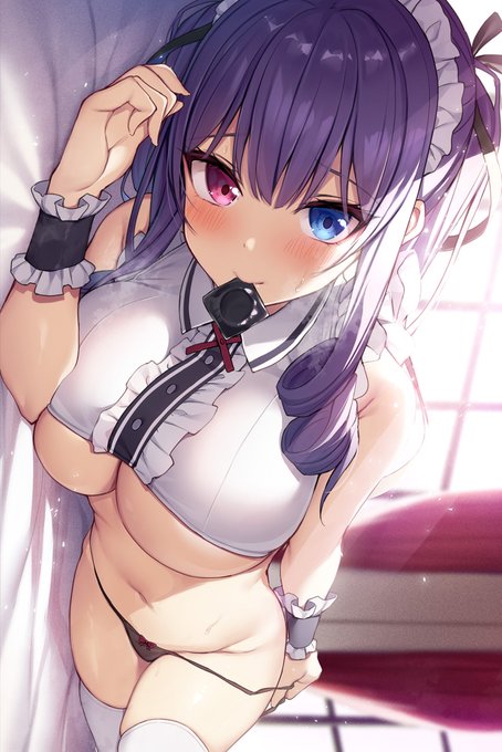 メイドin添い寝。イラスト・挿絵担当してます「黒天の魔王2」発売を記念して一枚。あ、本編はいたって健全かつ熱～い内容です。https://t.co/yUv70oZves 