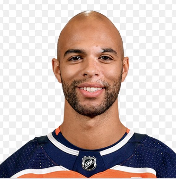 UnkleHack69's tweet photo. Colorados first star tonight https://t.co/RsxriMAaDi