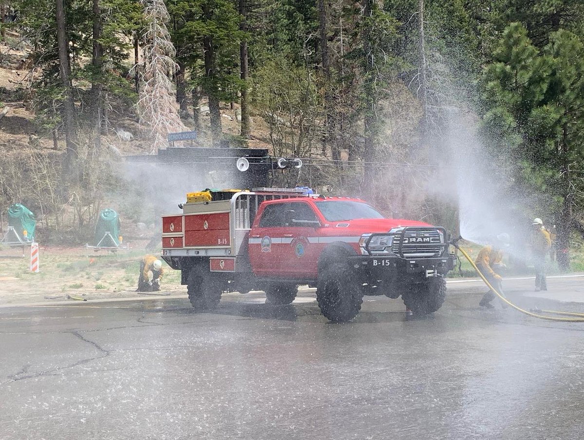 NLTahoeFire's tweet image. Today was a great day for engine protection training. 

#NVEnergyHandCrew
#Type6Engine
#WildlandFirefighter
#NorthLakeTahoeFire