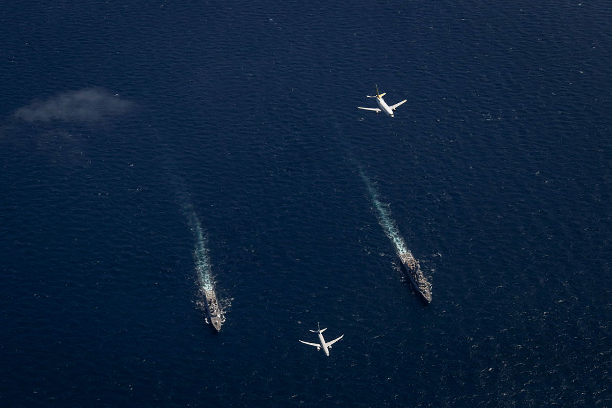 hqjoc's tweet photo. #YourADF has conducted maritime and air cooperative activities with the Indonesian Navy and Indonesian Air Force to build relationships and enhance joint capability #TNIAU #TNIAL #AusNavy #RAAF #FriendsPartners https://t.co/rnfmqOkzR3