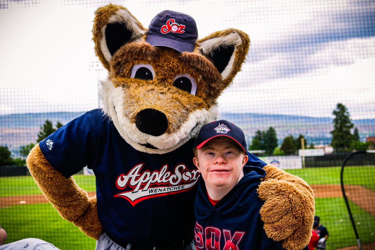 AppleSox's tweet photo. Fan Fest is in the books! Thanks to all who came out to get their first looks at the 2022 AppleSox. We hope to see you all for the home opener on June 6!

#SoxAreHot https://t.co/qgBnpEjKJi