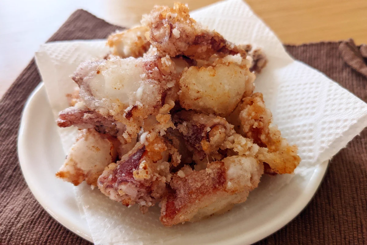 お家で居酒屋メニューが楽しめる。タコの塩唐揚げ。