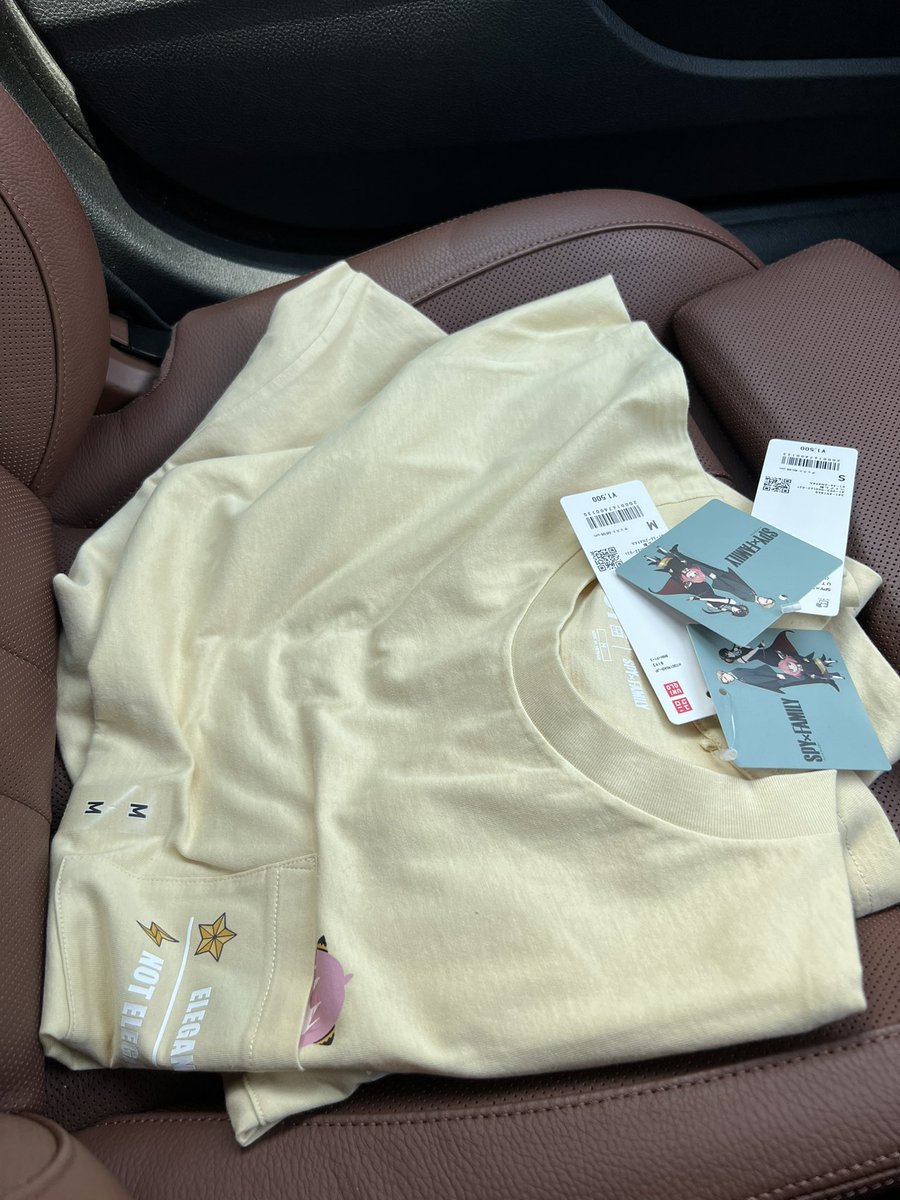狙ってたSPY×FAMILYのコラボTシャツゲット😚
オンラインストアでSサイズ在庫なし見た時は焦ったw
やっぱ店舗やなとりあえずうれしい