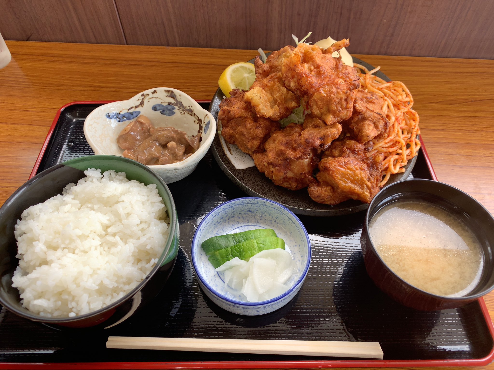 ぽん太 麺好き あきもと食堂さんへ 多古町 鶏からあげライス 並盛り 950 大きな唐揚げが6個 キャベツ スパゲティも 大盛り 大盛りライスは怖くて頼めません メチャ旨腹パンです T Co Ylrerpsbr5 Twitter