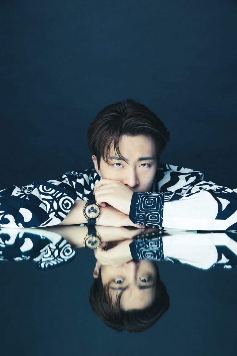 lingerinmeadow's tweet photo. Hope Youngjae will have more CF opportunities he's gonna do so well modelling for renowned brands #omegamoonwatch #omegaspeedmaster looks so good on his beautiful hands 🥹🥹 https://t.co/IU99OsW3u1