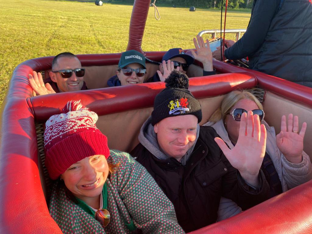 VirginBalloons's tweet photo. A lovely flight this morning from #bath flown by Colin - Gorgeous skies for the #JubileeCelebration week.
#hotairballooning #daysoff #beautiful #goodmorning #thursdayvibes #prekend #bookin22 #booknow #timewith #friends #family #Celebrations https://t.co/DGmia1Ya4U