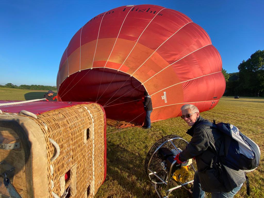 VirginBalloons's tweet photo. A lovely flight this morning from #bath flown by Colin - Gorgeous skies for the #JubileeCelebration week.
#hotairballooning #daysoff #beautiful #goodmorning #thursdayvibes #prekend #bookin22 #booknow #timewith #friends #family #Celebrations https://t.co/DGmia1Ya4U