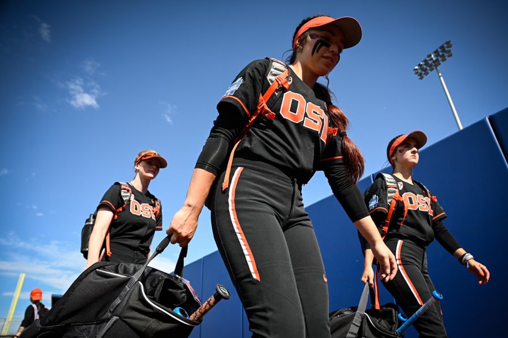 BeaverSoftball's tweet photo. We’ve been dreaming of this moment 🤩

#GoBeavs #WCWS https://t.co/n92cx2gaJM