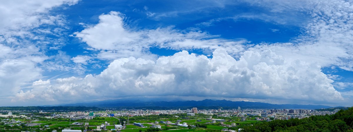 Libra7855's tweet photo. 同一個山頭的不同景色，三張照片都是先拍多張後，再拚接而成全景 #fujifilm #風景写真 #風景 #GFX50SII #3570mm #台灣 #Taiwan #photography #landscape https://t.co/mAfeOSU3Xi