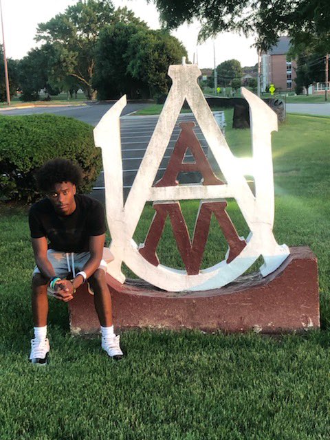MccallopPj's tweet photo. Blessed to receive my first D1 offer to Alabama A&amp;M for track and field @AAMUBulldogs @CoachMurphy1867 @MiegeTrack @Emajin_McCallop https://t.co/D0dTWjybwv