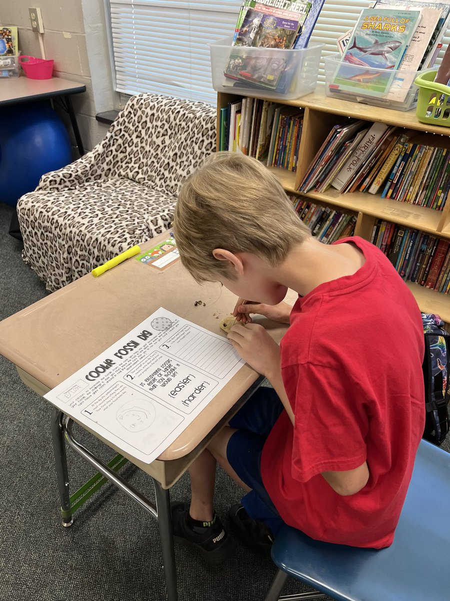 Combs4th's tweet photo. We enjoyed our fossil dig today which gave us a glimpse into how difficult it would be to excavate a fossil without ruining the rock around it @CombsCatchUp https://t.co/C9J6KkN3cS