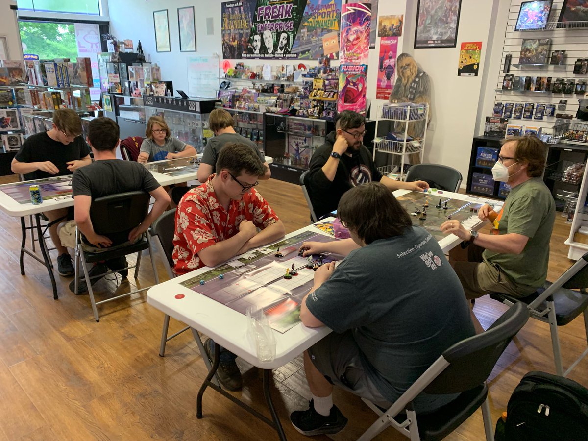 Freakopolis's tweet photo. Disney Plus Heroclix draft tonight- and it’s a wicked awesome set to day the least! 😃
#heroclix #miniatures #tabletopgames https://t.co/JdAr5iDqDd
