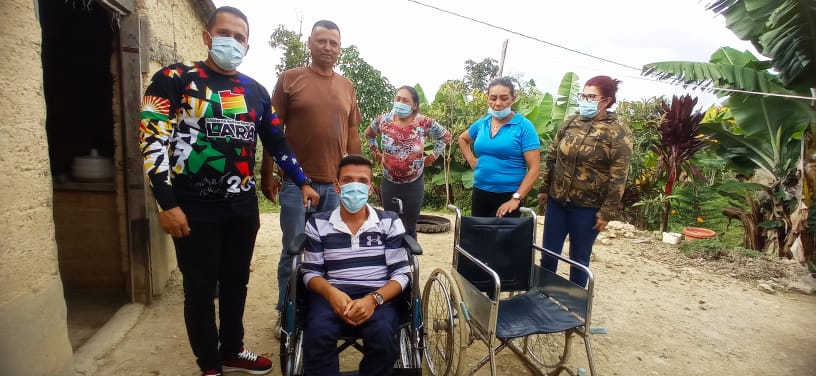 MarimiliPsuv's tweet photo. Enmarcado en el 1x10 del buen gobierno y apuntando al bienestar de nuestro pueblo de Lara nos fuimos a cumplir compromisos adquiridos gracias Presidente @NicolasMaduro el conductor de victorias y al Gobernador @AdolfoP_Oficial juntos como un solo gobierno un solo partido! https://t.co/ofv5Udk3kG