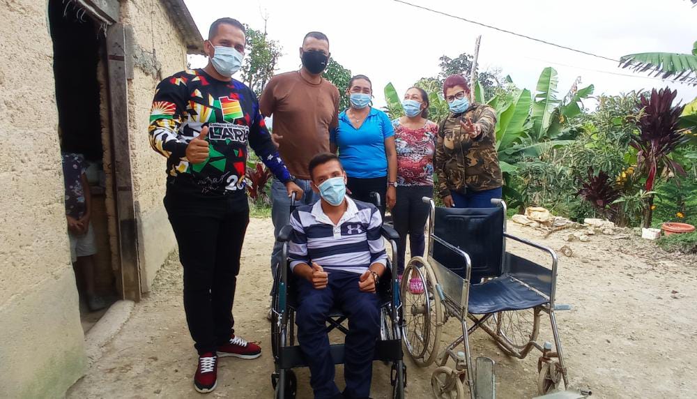 MarimiliPsuv's tweet photo. Enmarcado en el 1x10 del buen gobierno y apuntando al bienestar de nuestro pueblo de Lara nos fuimos a cumplir compromisos adquiridos gracias Presidente @NicolasMaduro el conductor de victorias y al Gobernador @AdolfoP_Oficial juntos como un solo gobierno un solo partido! https://t.co/ofv5Udk3kG