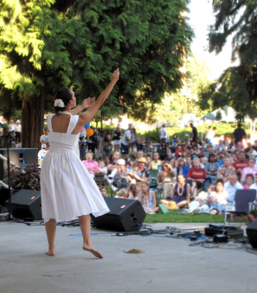 Vancouver_USA's tweet photo. Summer’s just around the corner and that means it’s time to get your schedule filled with all sorts of fun! ☀️📆 Tap the link for a guide to #VancouverWA events and festivals this season. 🤩 #ClarkCountyWA #SWWA ➡️https://t.co/fi8z92EOhi https://t.co/69ILjzzSrf