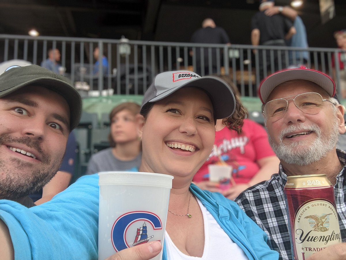 melissaramaley's tweet photo. @CLBClippers Vamos Veleros with my favorite men! Hubs ◀️ &amp; ▶️Dad ❤️#ThisShipRocks https://t.co/PhN1CSZEAE