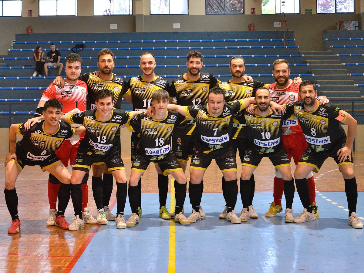 AlarcosFS's tweet photo. FÚTBOL SALA
🏆 Tercera División grupo XV
📅 Jornada 32
ALARCOS SALESIANOS F.S. 7️⃣
VIÑA ALBALI VALDEPEÑAS "B" 3️⃣
⚽️⚽️⚽️ Torry
⚽️⚽️ Juanpa
⚽️ Carlos
⚽️ Álvaro Sánchez
@Vestas 
@asadorelchico 
@baseAzulonaFS https://t.co/uEWlOm42eI