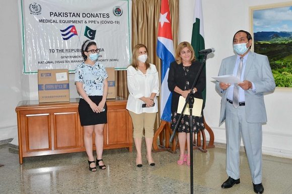 ChapleImbert's tweet photo. #Cuba agradece donativo de insumos médicos de Pakistán #CubaViveYTrabaja #MatancerosEnVictoria
@SuselyMorfaG
@SunyGarca1 @FEEM_Matancera @FeuucmM @RamonGomezMedi4 https://t.co/tirW5vefjC