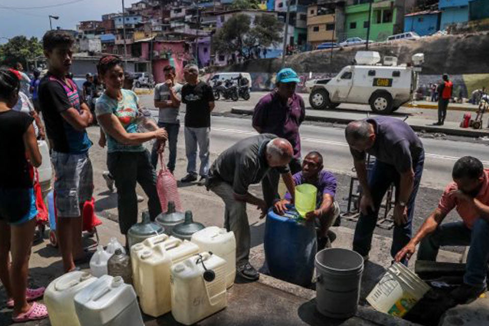 DiarioTalCual's tweet photo. Venezuela no se está arreglando y así lo comprueba el más reciente informe de Un Mundo Sin Mordaza #TalCual #ClaroyRaspao #UnMito https://t.co/9QBPM8uqRH https://t.co/aNFINTBdax
