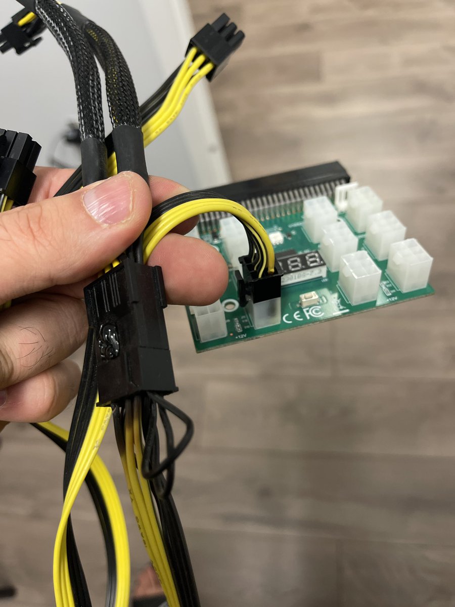 HawkCryptoTech's tweet photo. CRISIS AVERTED. #GPUMining2022 https://t.co/NWKpeo5uiv