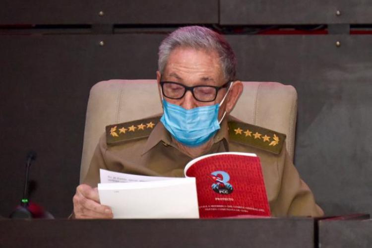 ChapleImbert's tweet photo. Felicidades al General de Ejército Raúl Castro Cruz con motivo de sus 91 cumpleaños #MatancerosEnVictoria #CubaViveYTrabaja @NormaLlerenaPr1 @SuselyMorfaG @CaridadPoey @gpppmatanzas https://t.co/fzK5Jmzjaa