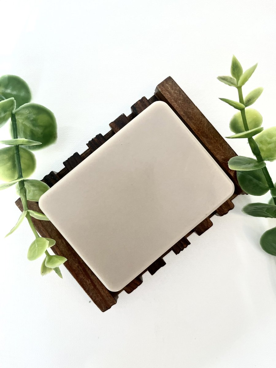 New bar for all the men out there! Cedarwood and cinnamon leaf 🍂 Follow my instagram @heavenlybarsoaps for the description on all the amazing properties this bar has to offer! 🤍DM for orders🤍