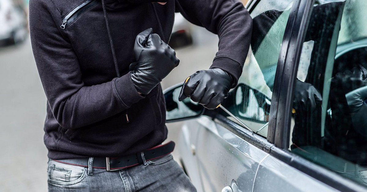 NYPD112Pct's tweet photo. Unattended property left in a vehicle can attract the attention of criminals. Be sure to
•Lock your vehicle 
•Roll up the windows
•Remove purses, backpacks and gym bags
•Never leave electronics in your vehicle 
•Park in a well lit area
#CrimePrevention https://t.co/yGsGTa8Oot