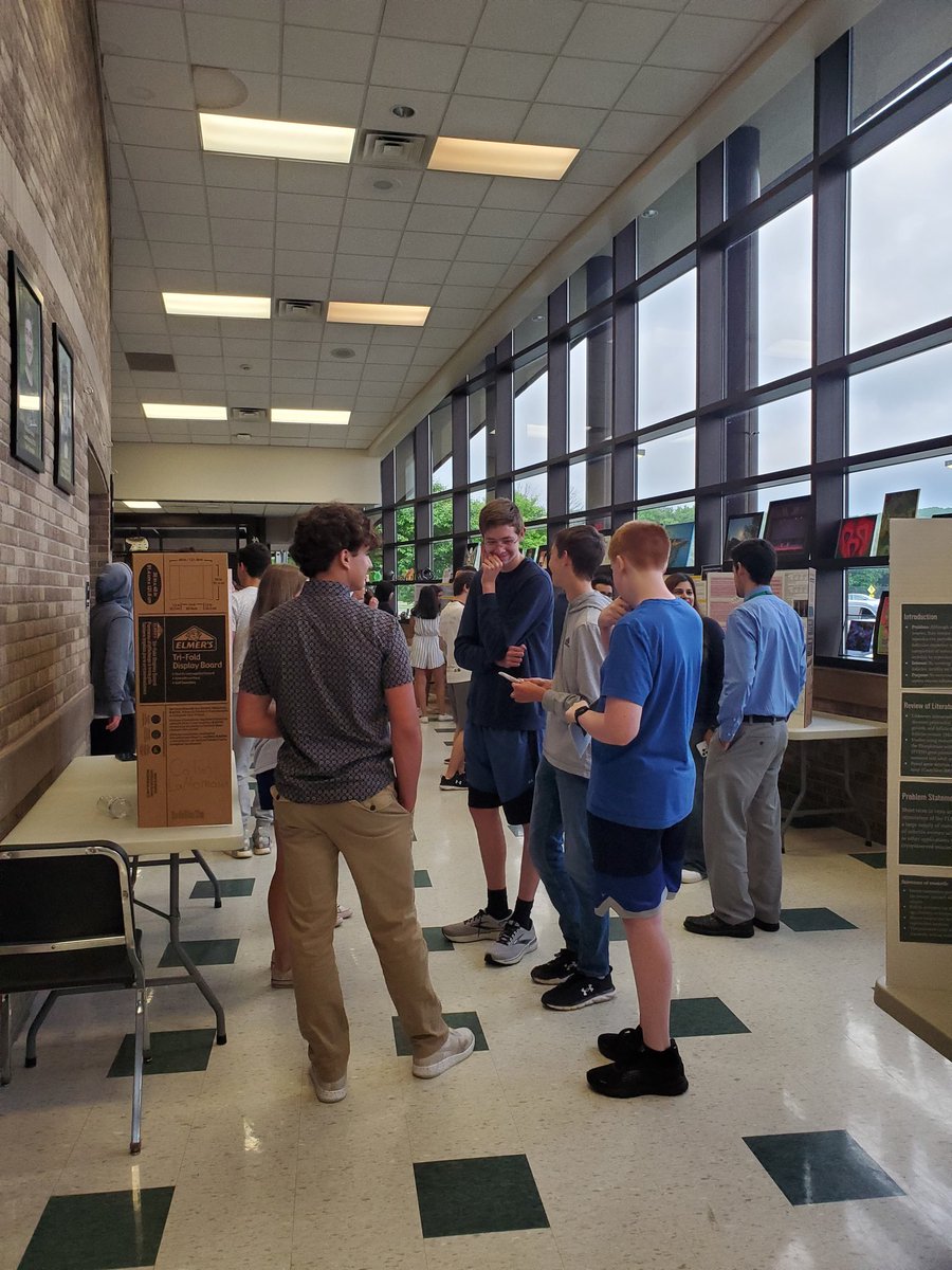 DrKoz_physics's tweet photo. Great night at the first annual Brewster Science Symposium. Some amazing poster presentations made by our science research bears! #brewsterpride #brewsterscience shout-out to Mr. Carleton for putting this all together. https://t.co/3gIyfDGSi9