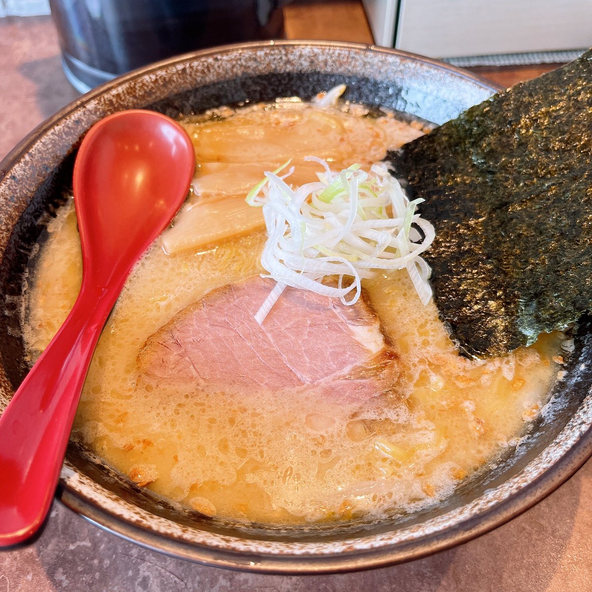 M2016Ase's tweet photo. 一昨日から札幌に来てます😊
仕事なので、どこにも行けないけど、食べ物はいろいろ食べてます😆
(ラーメン多め。笑)

今はアスパラが美味しいらしい。
買って帰りたい…

北海道の人は、
アスパラは今の時期(旬)しか食べないって、初めて知りました！ https://t.co/JCbYW3mkjv
