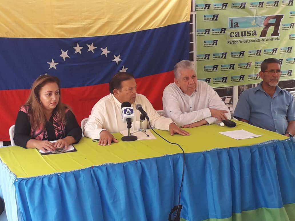 LaCausaRAnzoate's tweet photo. Hoy en #Barcelona #Anzoategui sostuvimos el foro #RompeLaBurbuja con @AndresVelasqz y @AlfredoARamos en  la Cámara de Comercio de #Barcelona con la presentación de #LasTresPropuestasDeAndres para Venezuela 🇻🇪 @LaCausaRVe https://t.co/3ikpCh3V87