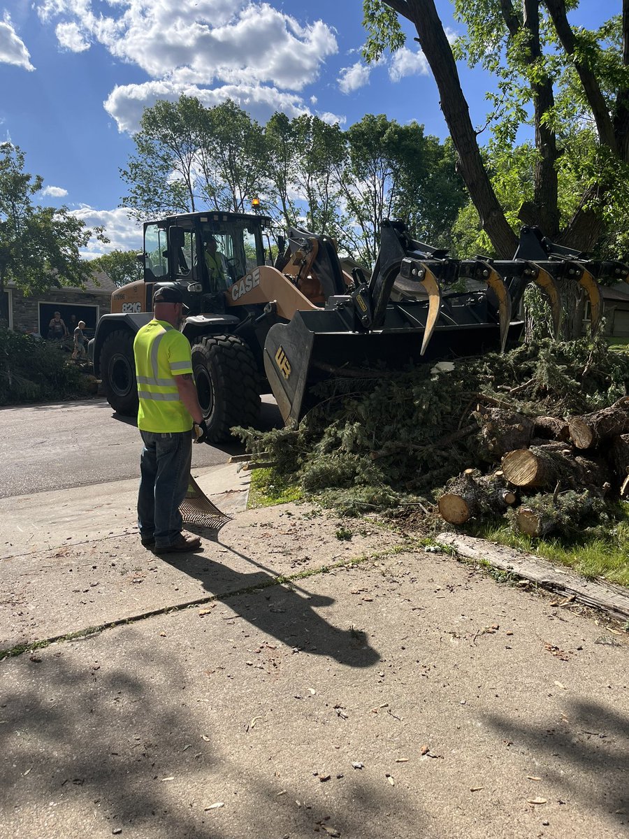 Thanks <a href="/CitySiouxFalls/">City of Sioux Falls</a> for taking care of Gary Drive after the Memorial Day Storm!! <a href="/paultenhaken/">Paul TenHaken</a>