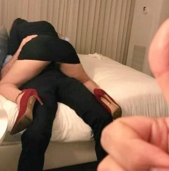 cuckold_la's tweet photo. En busca se single dotado para mañana viernes en La Paz, favor mandar fotos y número de WhatsApp md. https://t.co/t07uFMBRrW