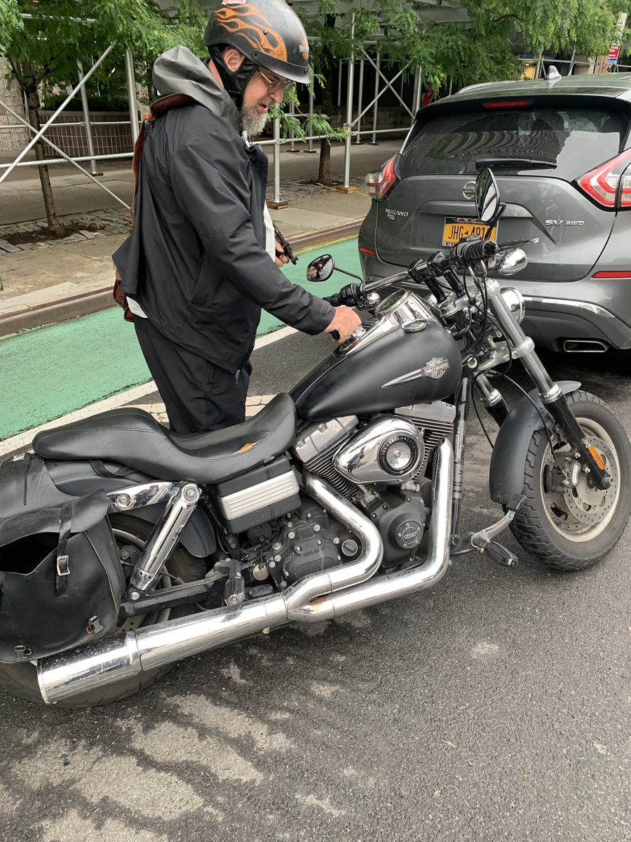 Craigszn's tweet photo. My ride for the evening. https://t.co/XpYrYB5w2W