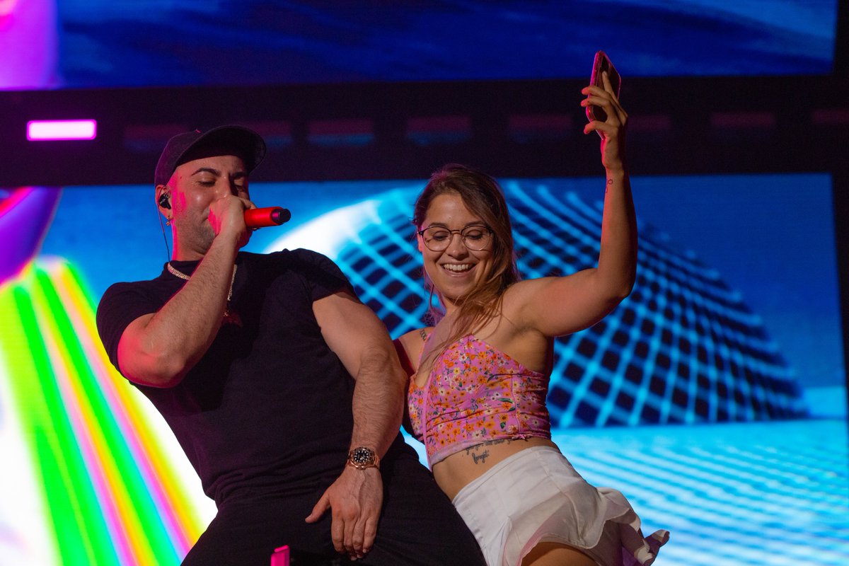 Confirmen si a todos se nos subió la temperatura con el increíble espectáculo que nos dio <a href="/JQuiles/">Justin Quiles</a> en #PowerFest2022 👀🔥👇🏽

#FeelThePower