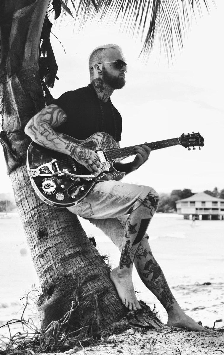 brittany__pipe's tweet photo. 🎸🎶 @iamsimonpipe 📷 by me ✌🏼 https://t.co/Y6nqokrpZ8