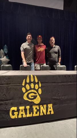 bretmuckdogs's tweet photo. Congrats to @_Lefty42_ on his commitment to @SacCityBaseball. He's put in a ton of hard work and is headed to a great program! @Coach_Bomber @DSullivanSCC #MuckdogsBaseballClub #CollegesLoveOurGuys https://t.co/j9IyxqFPRn