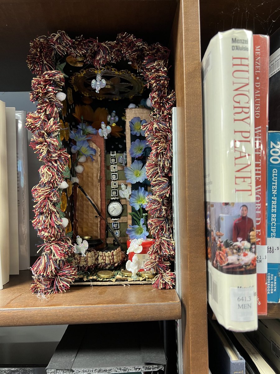 HSLibPawling's tweet photo. Check out the book nooks in the Pawling High School Library by Ms. Pinelli’s art students! https://t.co/2w7VP0LMVH
